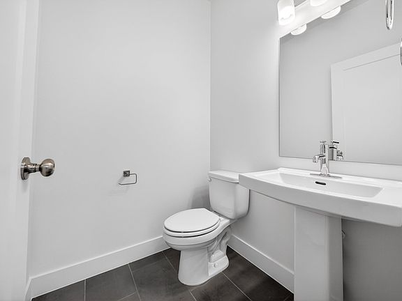 PREVIOUS BUILD Photos are representational of floor plan only, not specific listing. Selections and