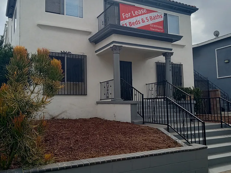 8930 S Vermont Ave — Photo 71