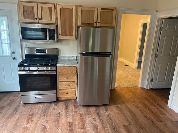 2nd image of 1057 W 5th St #1