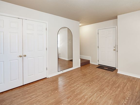 4th image of 1622 Park Pl APT C