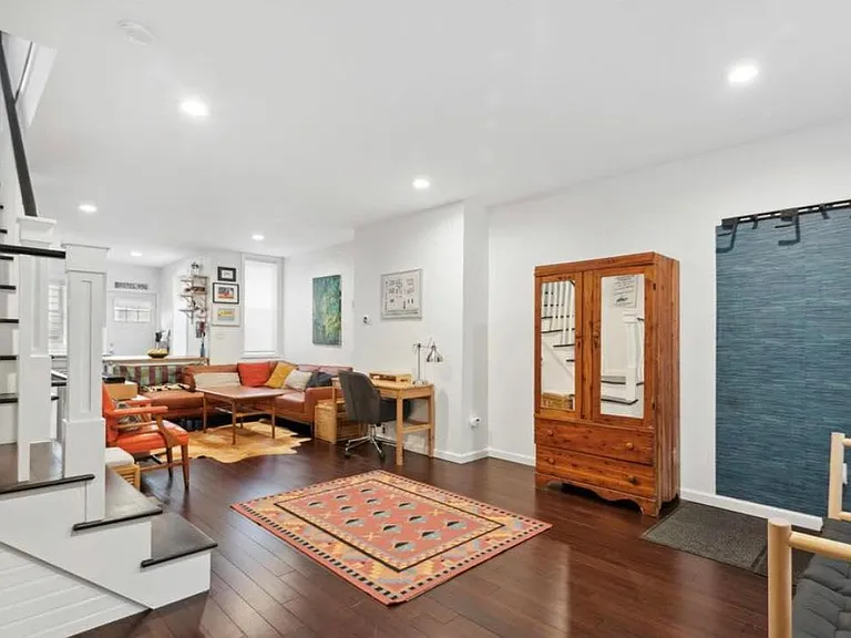 512 N Holly St — Photo 4