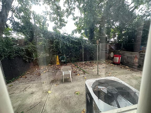 5th image of 1712 N Gratz St #1