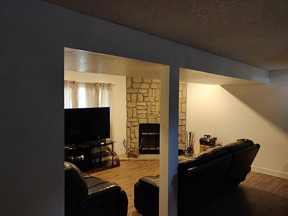 3rd image of 21489 E Powers Ave