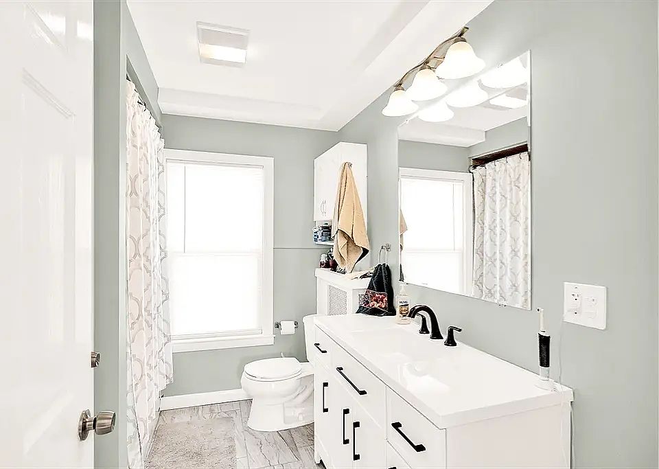 1st image of 350 Kenoza Ave #2