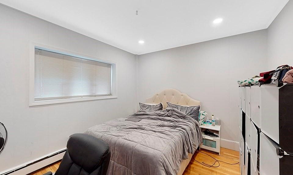 2nd image of 513 Beacon St #2A