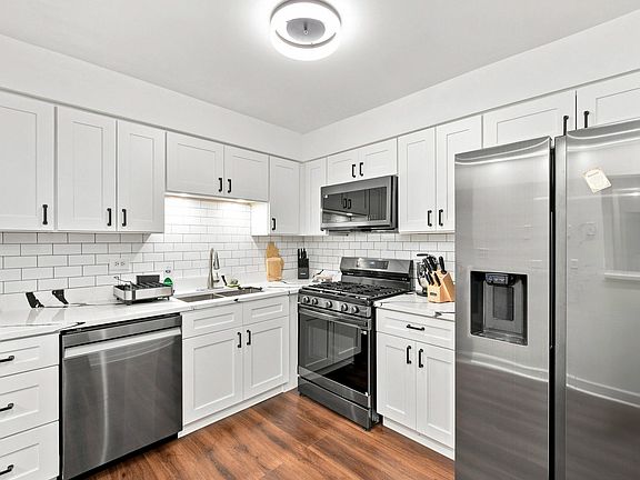 5th image of 7231 Wolf Rd #208