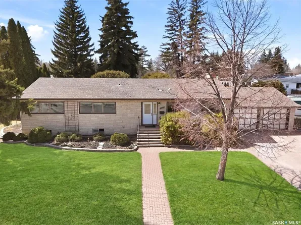 2020 Eastlake AVENUE, Saskatoon, SK S7J 0X2