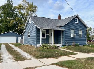 1312 S 19th St, Manitowoc, WI 54220