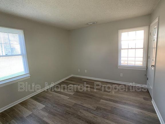 5th image of 218 Welch Ave #B