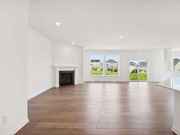 The Niagara - Living Room