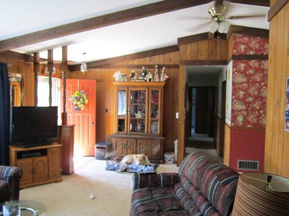 4th image of 43 Becky Ave