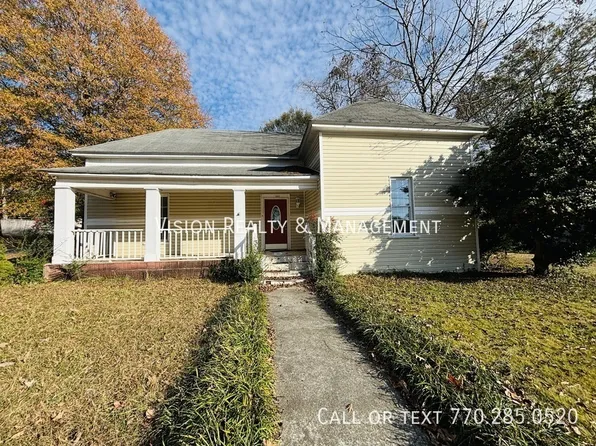 302 Mandeville Ave, Carrollton, GA 30117