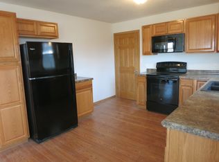 614 Youngerberg Ln, Janesville, MN 56048