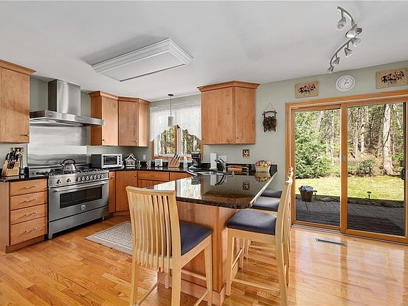 5th image of 19 Georgiana Dr