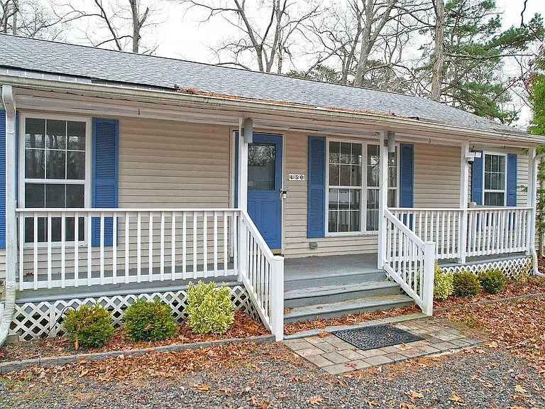 450 Redwood Ave — Photo 42