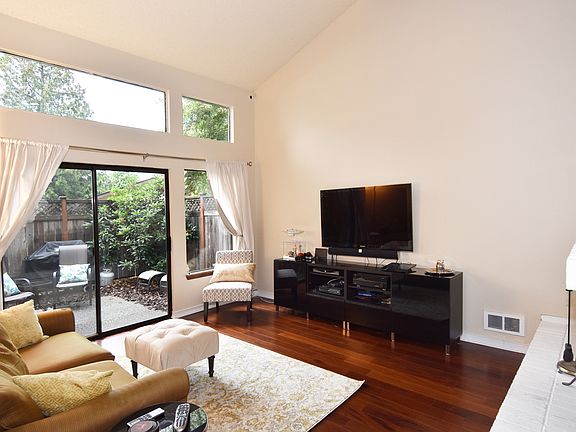 5th image of 12715 NE 130th Ct APT D102