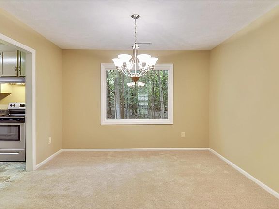 3rd image of 11162 Stonebrook Dr