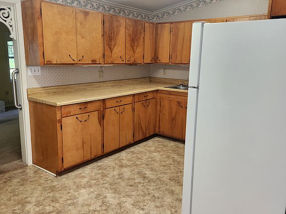 5th image of 1035 Linden Dr