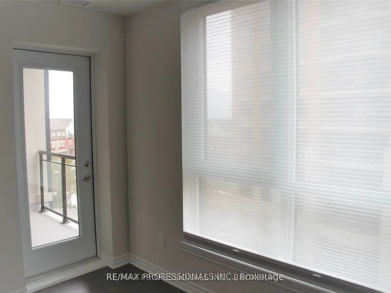 150 Oak Park Blvd #403 — Photo 16