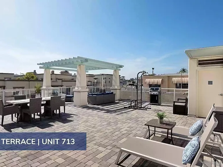 850 Beech St #713 — Photo 15