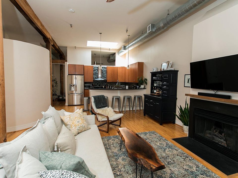 1st image of 2501 E Franklin St #U5