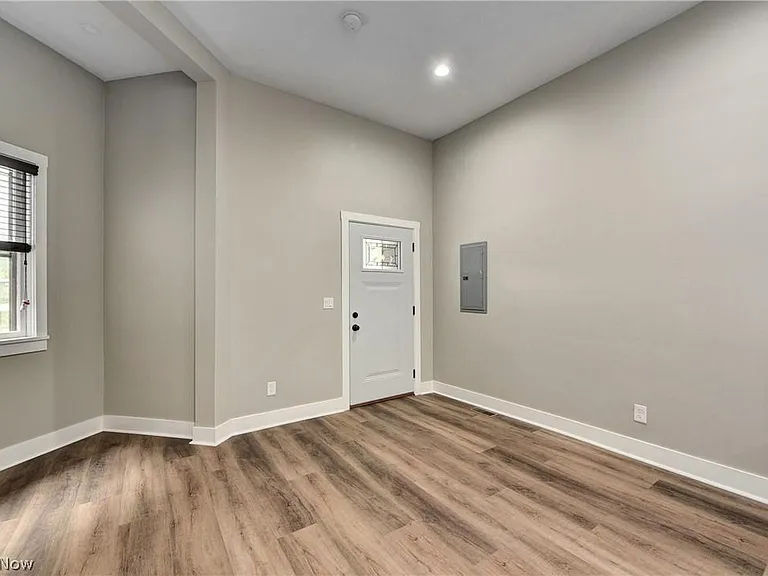 6014 Franklin Blvd #1 — Photo 7