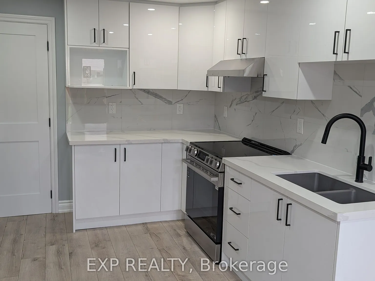 2 bed, $1,600 — Photo 3