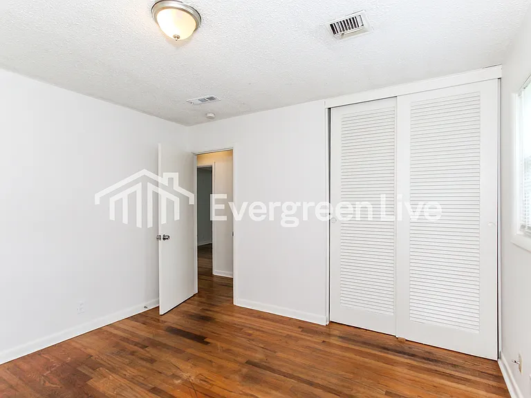 319 Pope Dr — Photo 7