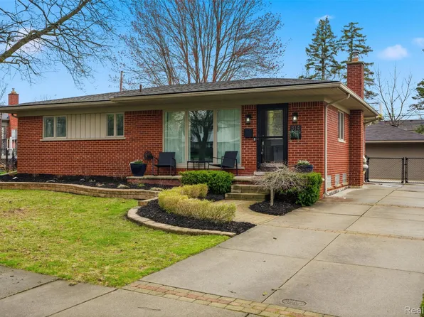 314 Debra Ln, Northville, MI 48167