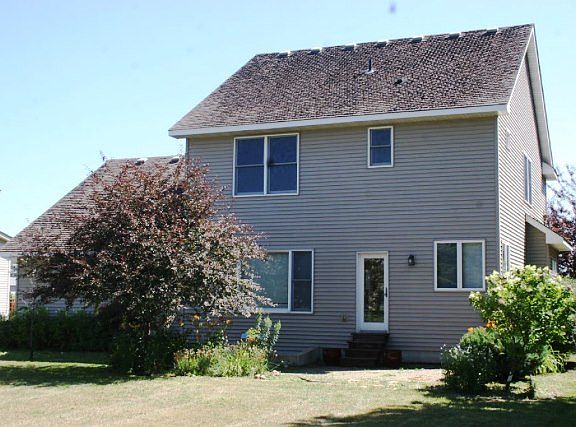 2nd image of 327 3rd Ave NE