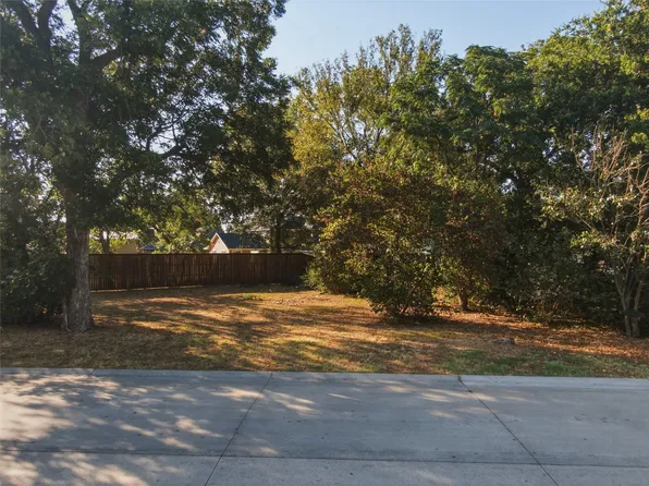 104 N Getzendaner Ave, Waxahachie, TX 75165