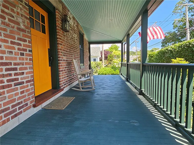 209 Coggeshall Ave — Photo 6