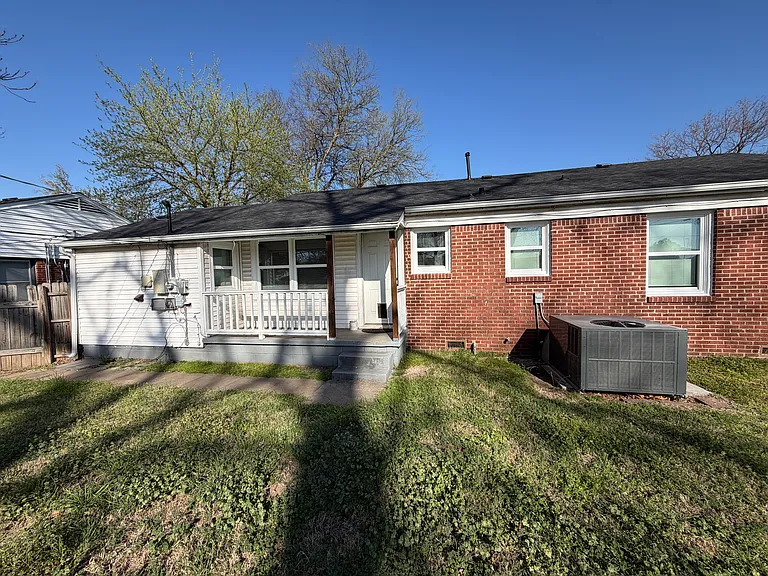 4966 S Madison Ave — Photo 20