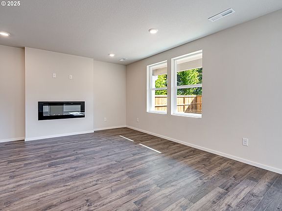 5th image of 2115 NE 1st Ave