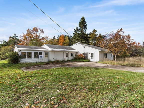 3rd image of 2368 N Palmer Rd