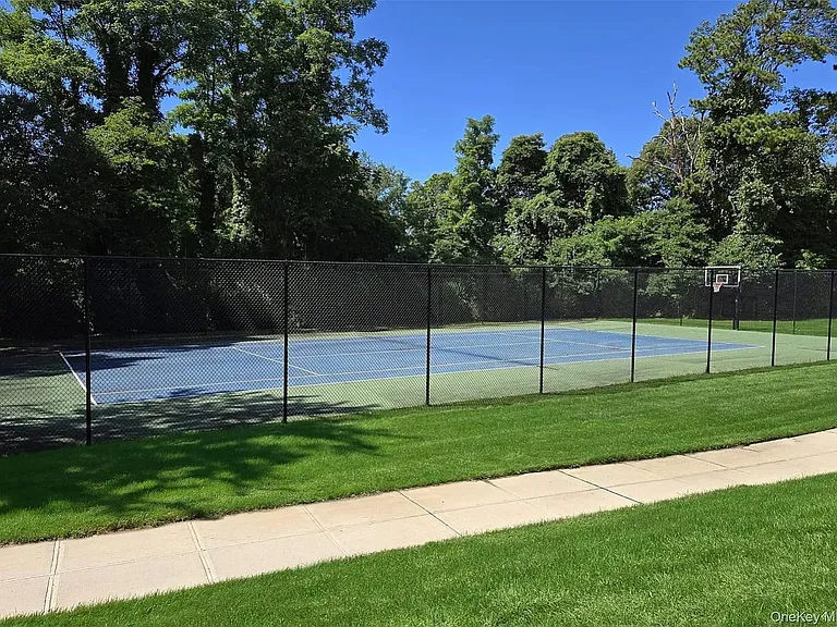 655 Middle Country Rd #2H2 — Photo 39