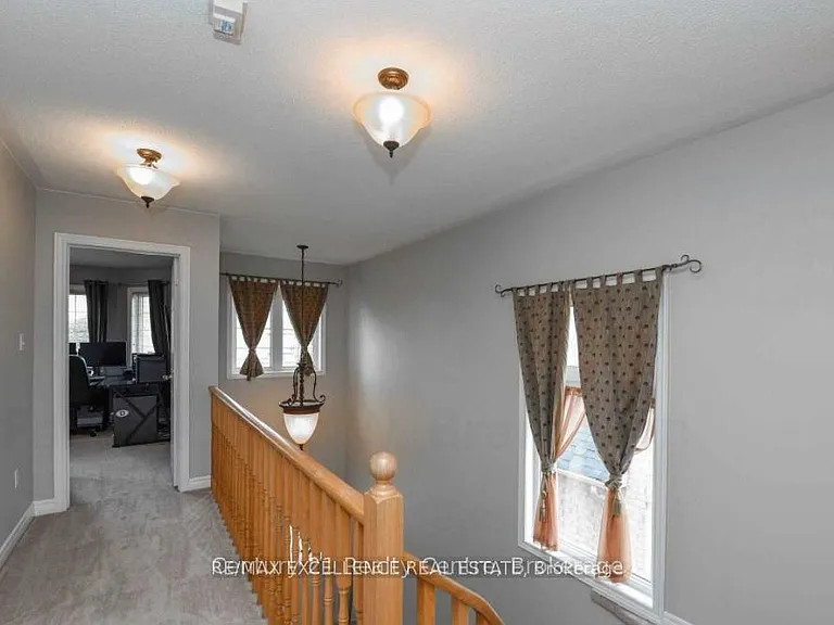 17 Fallstar Cres — Photo 9