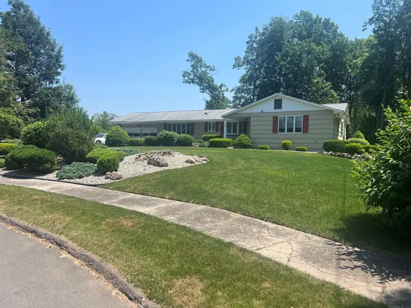 66 Berkeley Court, Hamden, CT 06518
