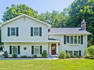 41 Richardson Pl, Agawam, MA 01001