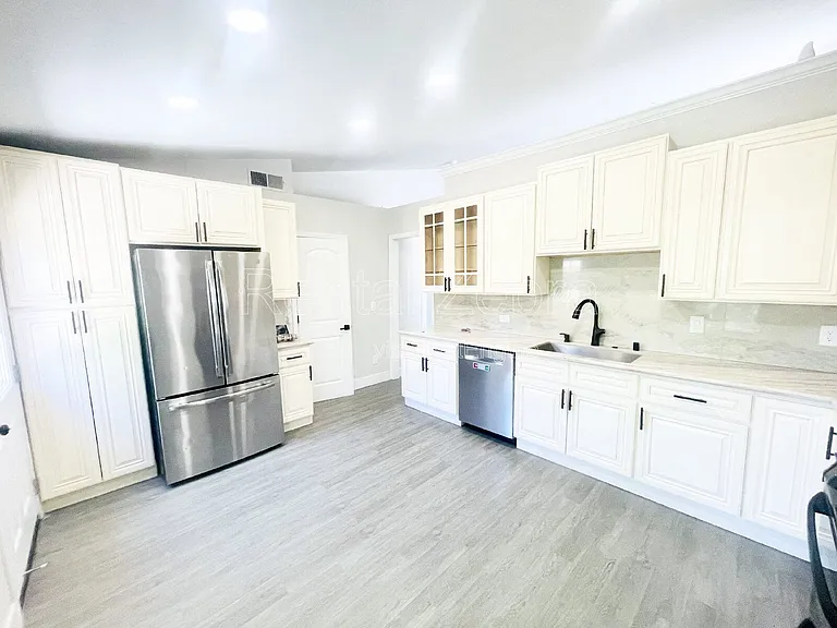423 El Portal Ct — Photo 23