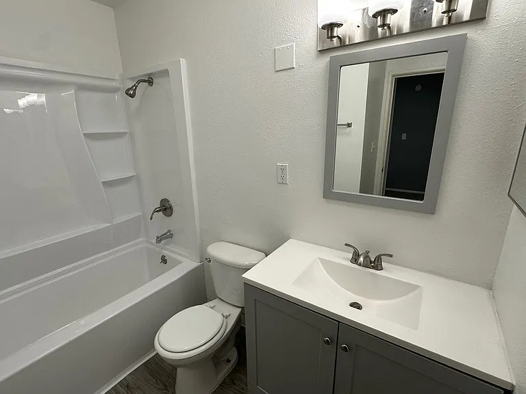Academy Heights Apartments — Photo 23