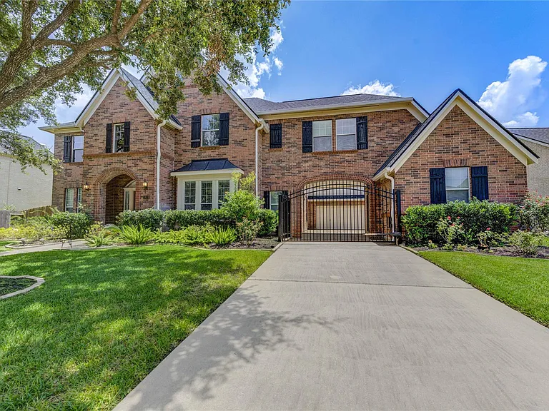 3819 Rivermoss Ln — Photo 3