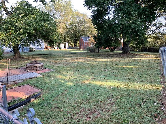 4th image of 405 Cottonwood Dr