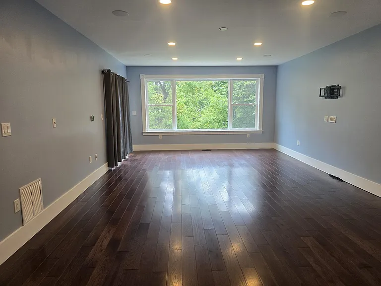 608 S Main St — Photo 8