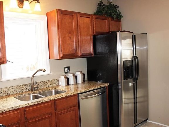 3rd image of 1358 Manor Park Ave