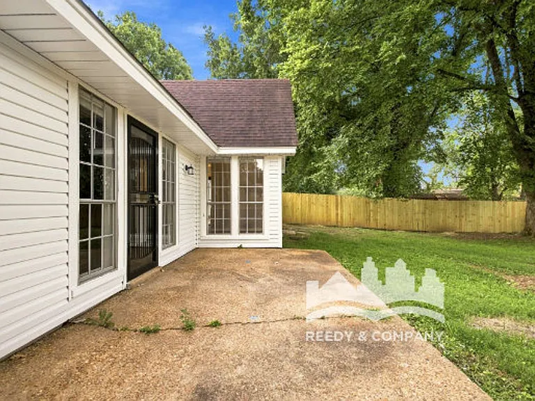 6213 Holly Park Dr — Photo 33