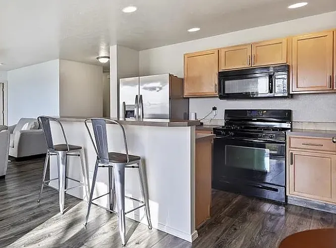 4355 W Newland St — Photo 3