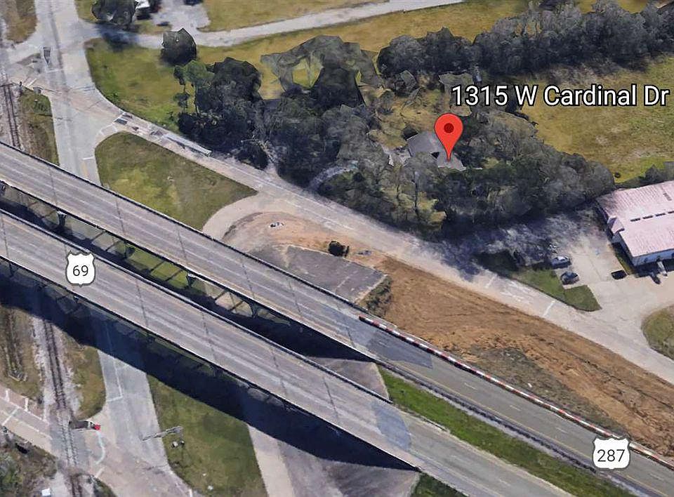 2nd image of 1315 W Cardinal Dr