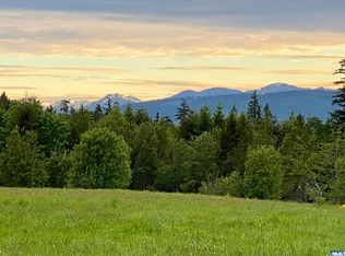 2 Gardiner Beach Rd, Sequim, WA 98382