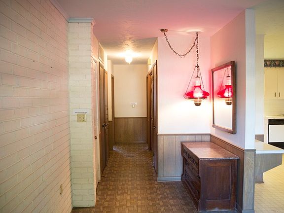 2nd image of 606 S Willis St